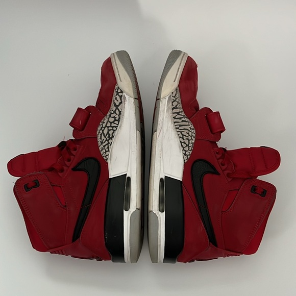 2018 Jordan Legacy 312 Toro. Red/Black. Men’s 8. Good used condition! - Picture 5 of 14